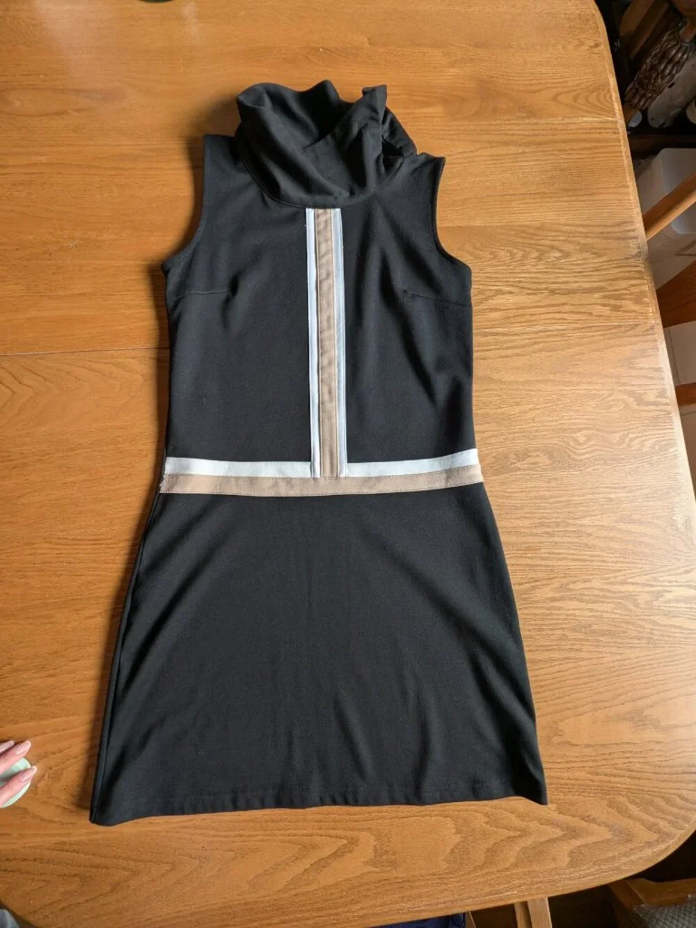 Dress - Picture 1 of 8